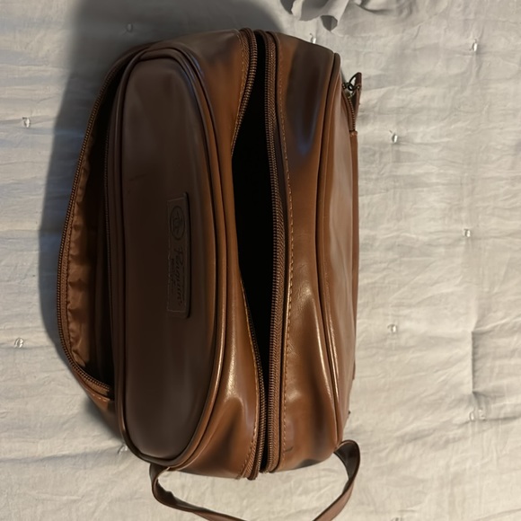 Penguin toiletry bag - Picture 5 of 5